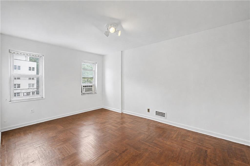 138 Van Cortlandt Park S Property Photo 21