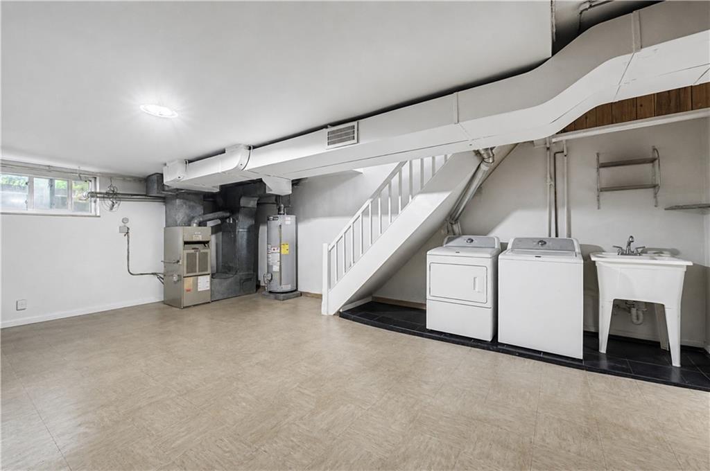 138 Van Cortlandt Park S Property Photo 28