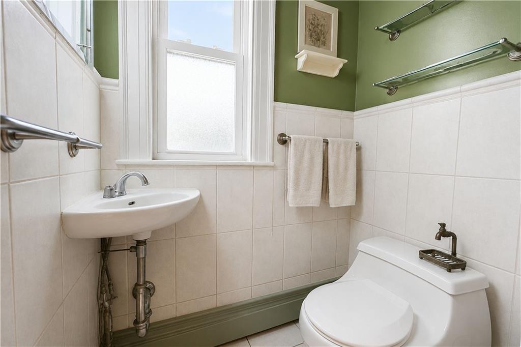 7724 Ridge Boulevard Property Photo 13