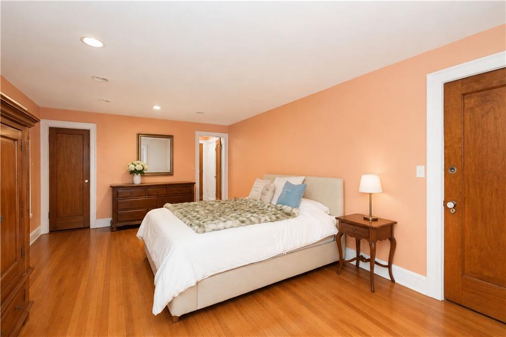 7724 Ridge Boulevard Property Photo 20