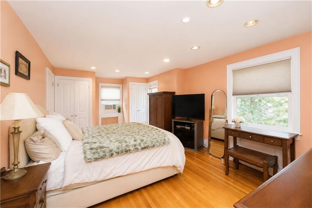 7724 Ridge Boulevard Property Photo 21