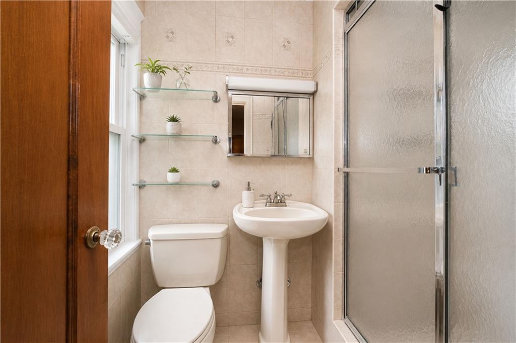 7724 Ridge Boulevard Property Photo 22