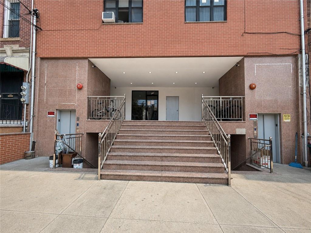 837 55th Street Property Photo 1