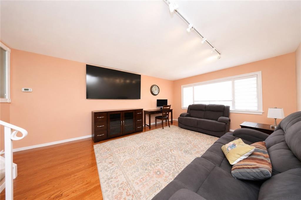 220 Slater Boulevard Property Photo 4