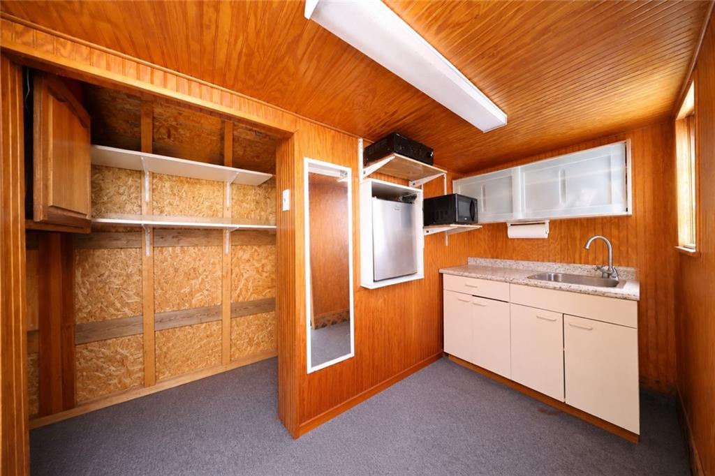 220 Slater Boulevard Property Photo 27