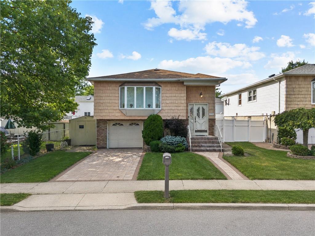777 Lamont Avenue Property Photo 1