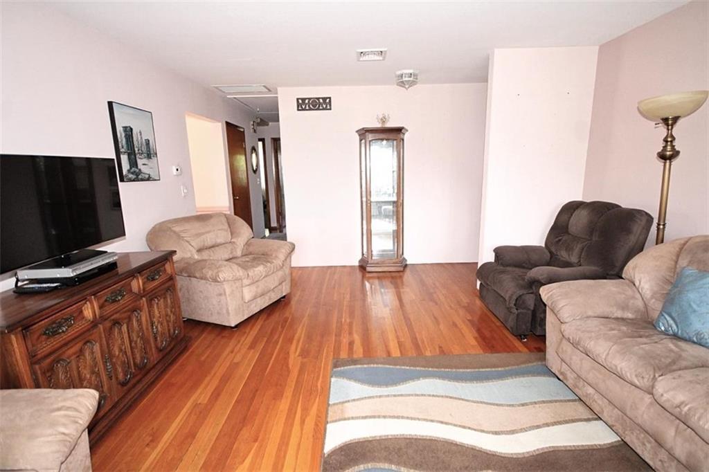 43 Cloverdale Avenue Property Photo 4