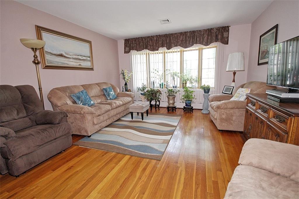 43 Cloverdale Avenue Property Photo 5