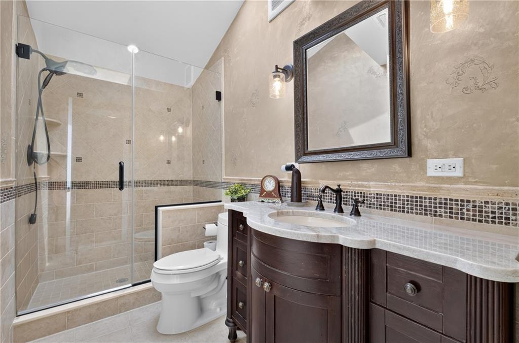 1755 Grand Avenue Property Photo 29