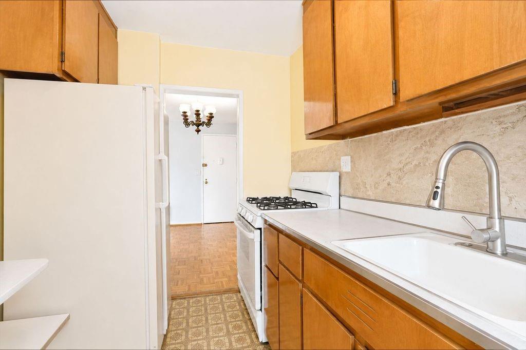 2944 West 5th Street 22f Property Photo 14
