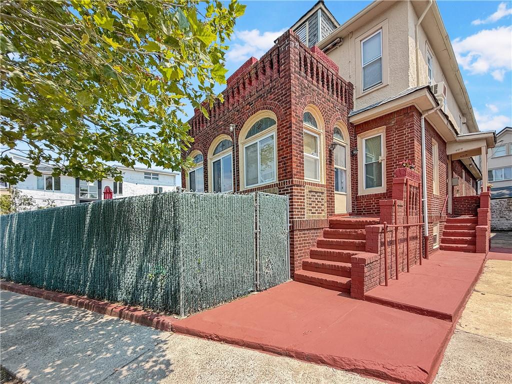 4019 Manhattan Avenue Property Photo 1
