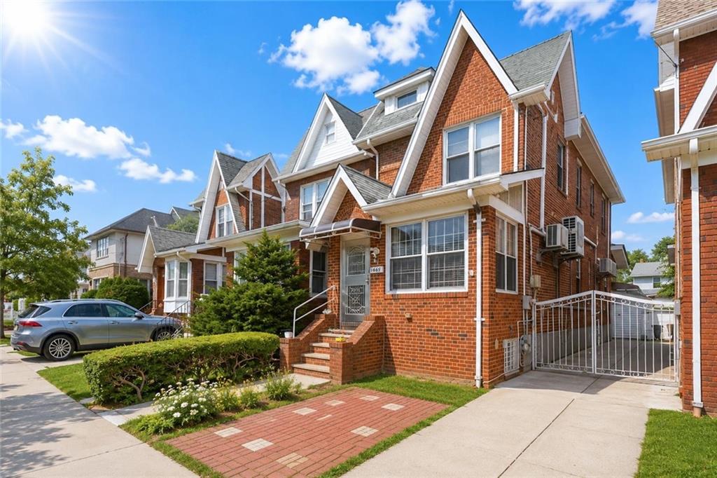 1669 Coleman Street Property Photo 2