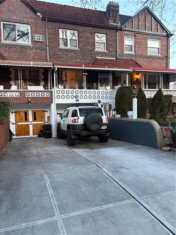 693 East 38th Street Property Photo 1