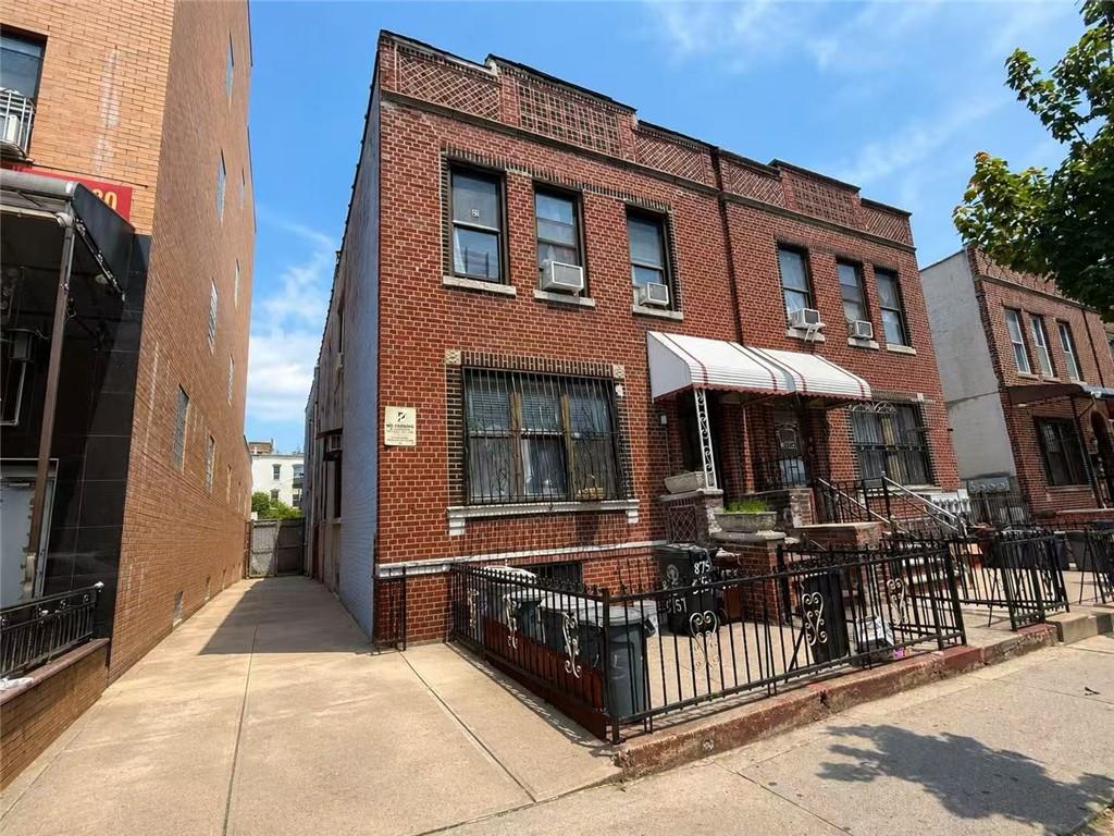 875 59th Street Property Photo 1