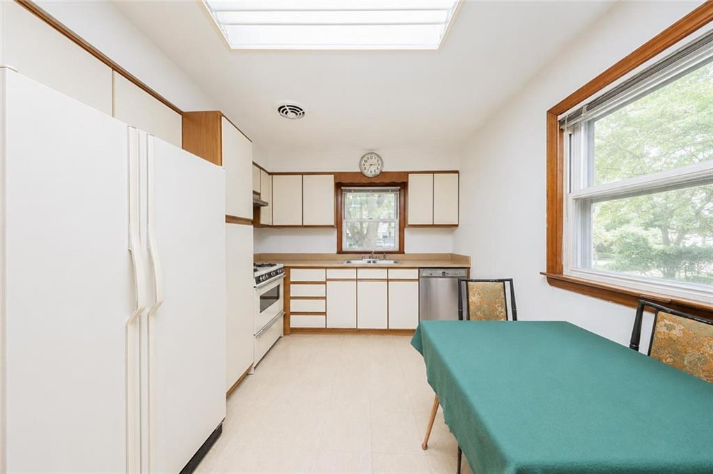 148 Radcliff Road Property Photo 16