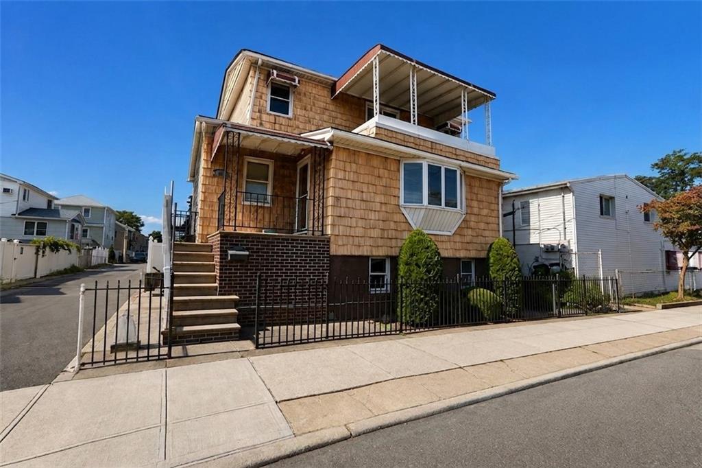63 Seba Avenue Property Photo 2