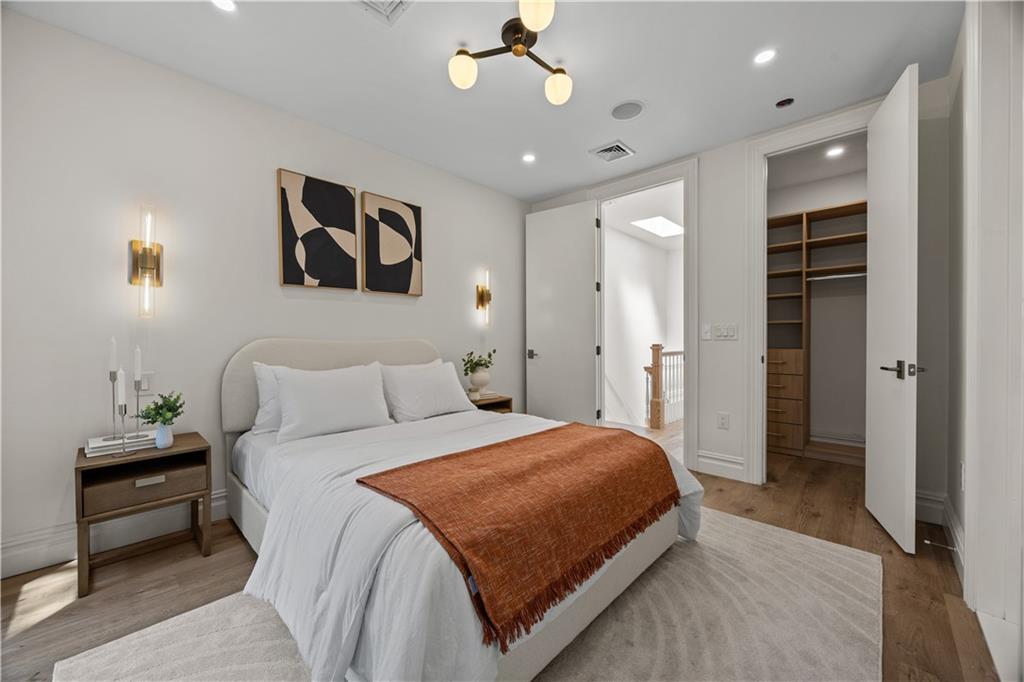 394 Bainbridge Street Property Photo 17