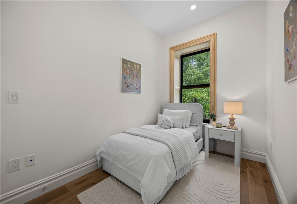 394 Bainbridge Street Property Photo 19