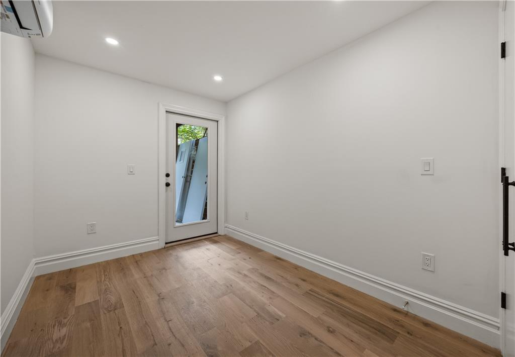 394 Bainbridge Street Property Photo 26