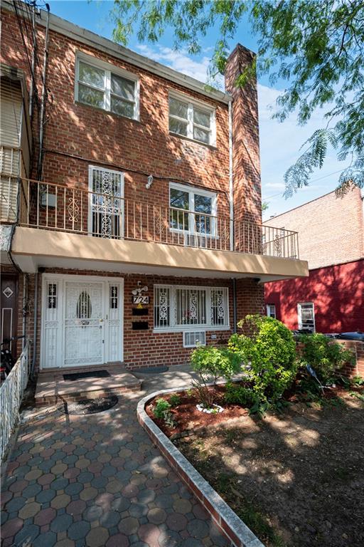 724 East 82nd Street Property Photo 1
