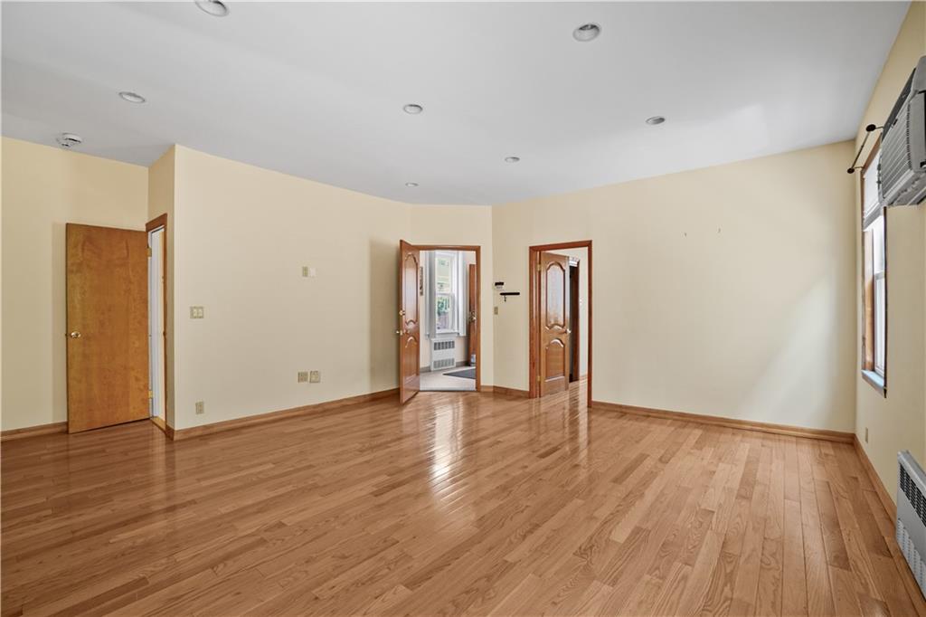 1844 West 11th Street Property Photo 7