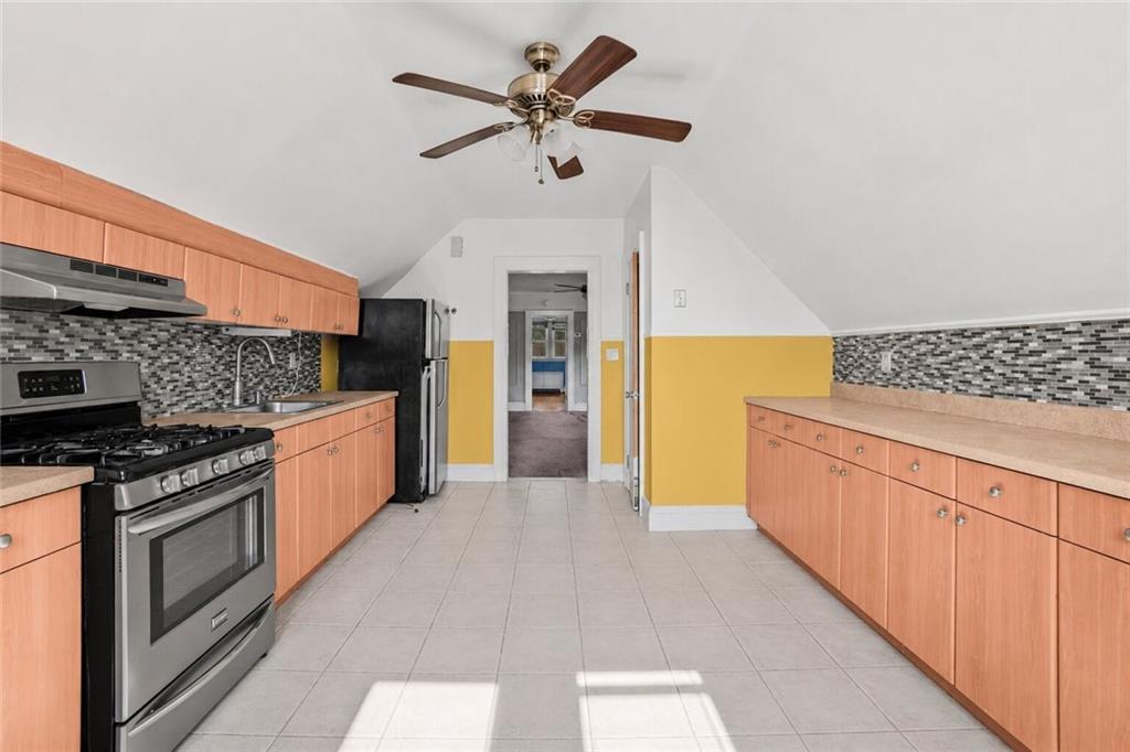 1844 West 11th Street Property Photo 18