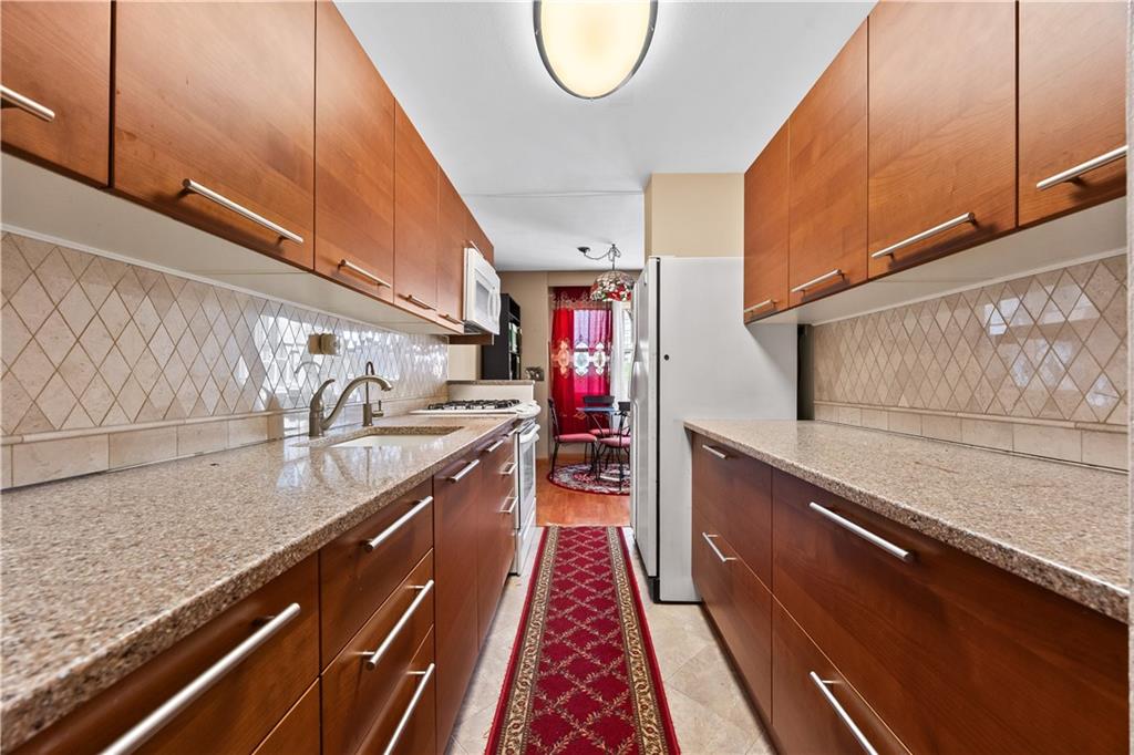 458 Neptune Avenue 6t Property Photo 8