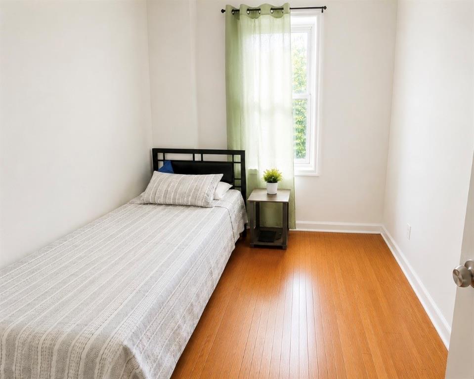2805 Cropsey Avenue Property Photo 7