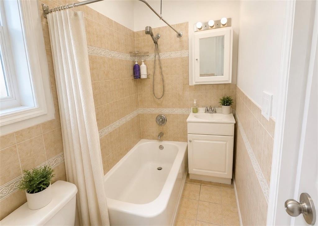 2805 Cropsey Avenue Property Photo 10