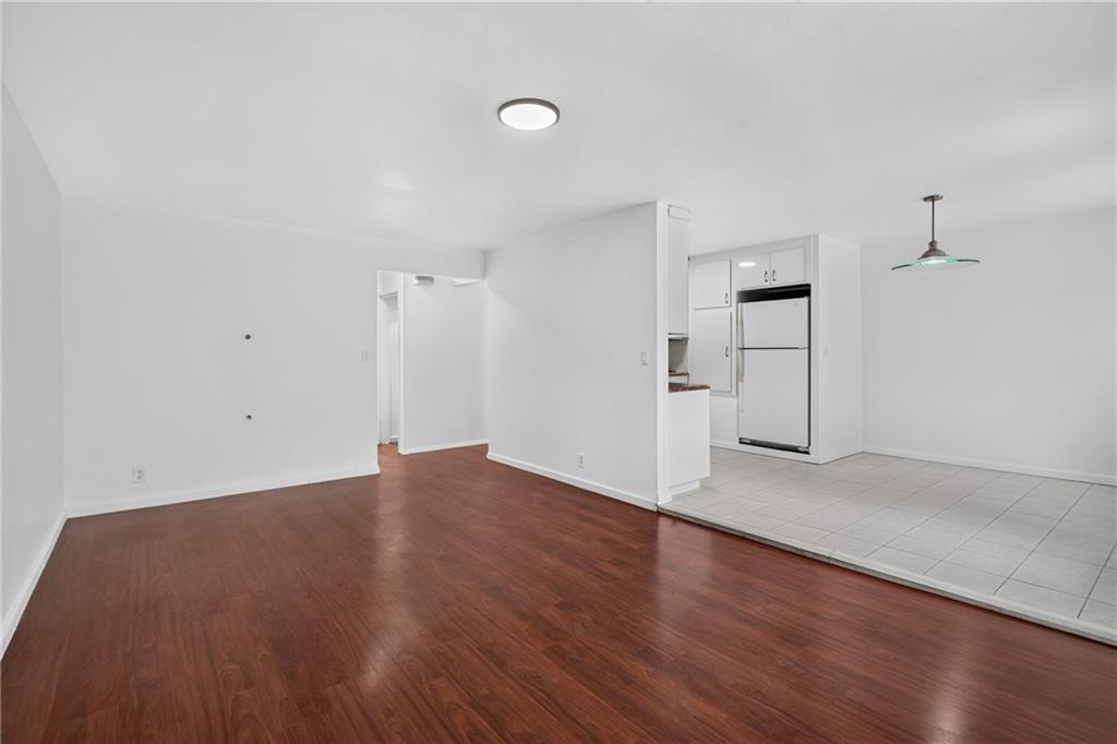 1122 East 57th Street Property Photo 3