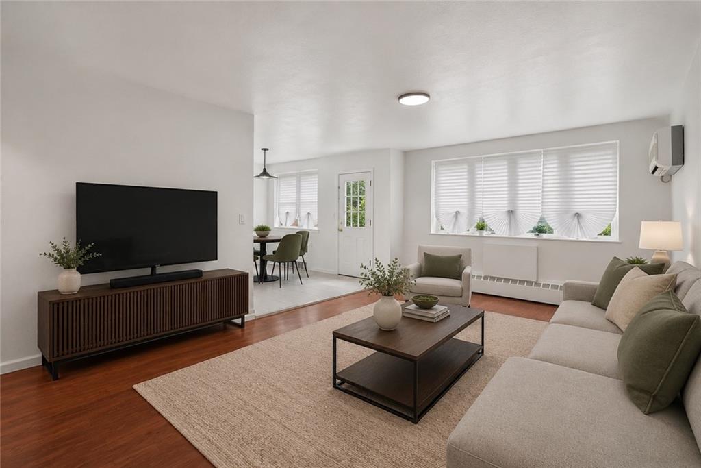 1122 East 57th Street Property Photo 4
