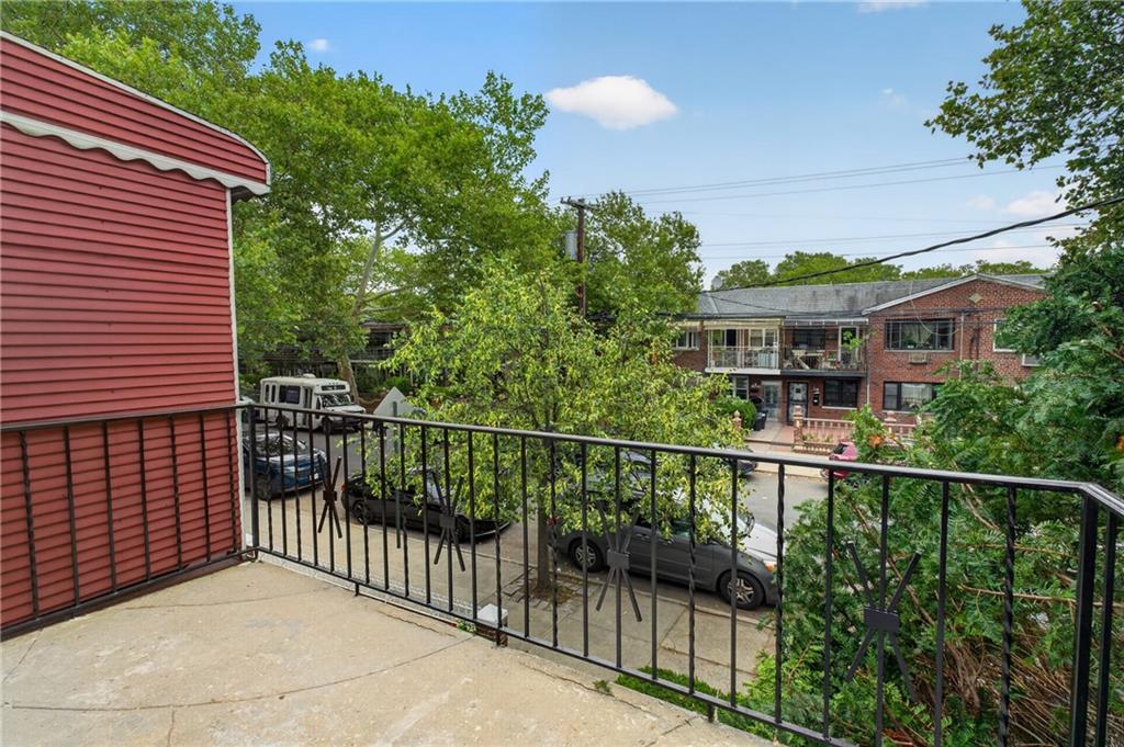 1122 East 57th Street Property Photo 6