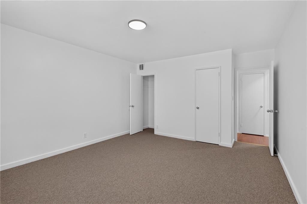 1122 East 57th Street Property Photo 15