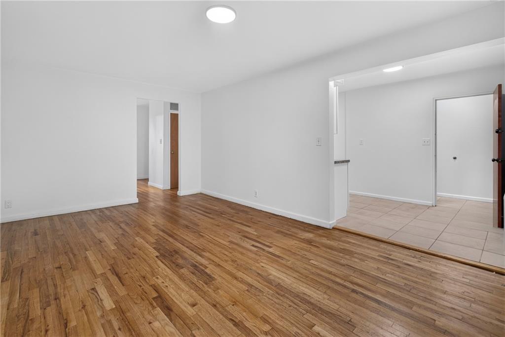 1122 East 57th Street Property Photo 21