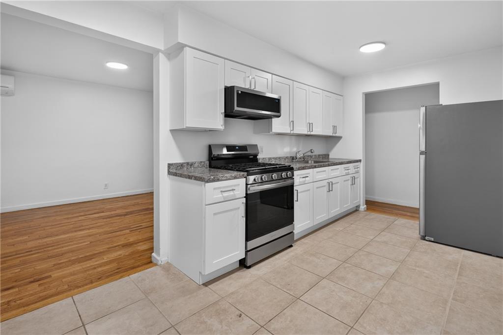 1122 East 57th Street Property Photo 22