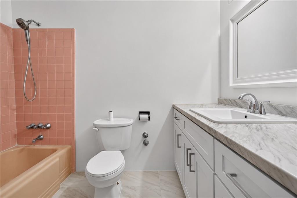 1122 East 57th Street Property Photo 30