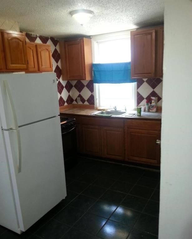 76 Grove Avenue Property Photo 4