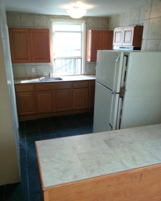 76 Grove Avenue Property Photo 5
