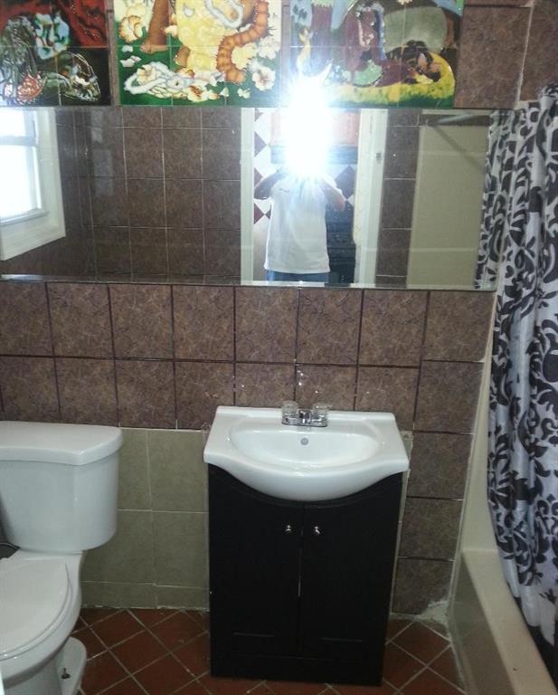 76 Grove Avenue Property Photo 7