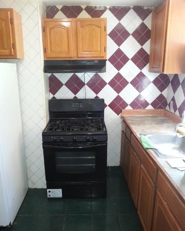 76 Grove Avenue Property Photo 12