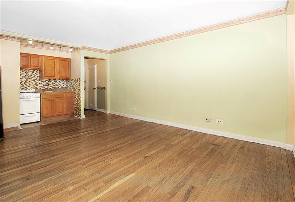 2821 Kings Highway 4m Property Photo 3