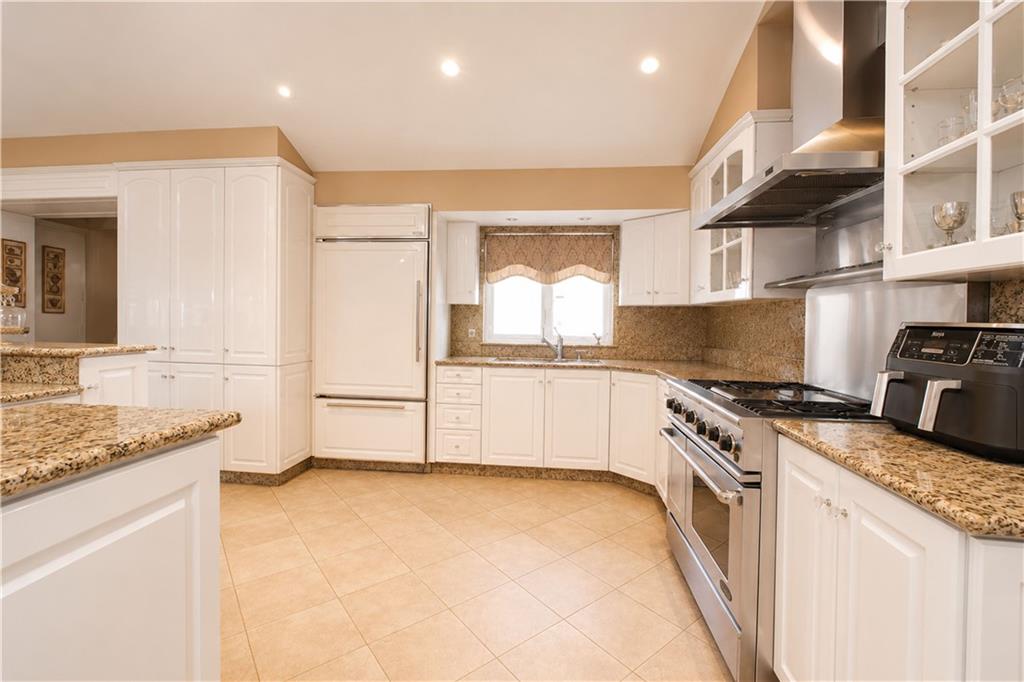 2445 East 65th Street Property Photo 11