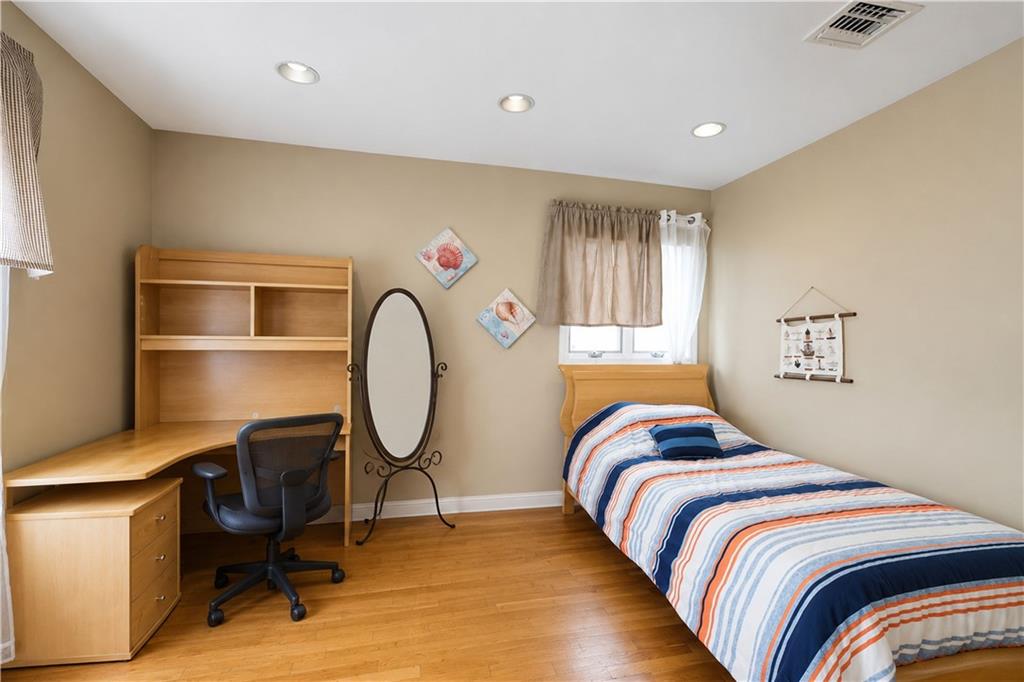 2445 East 65th Street Property Photo 18