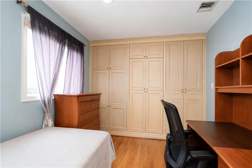 2445 East 65th Street Property Photo 21