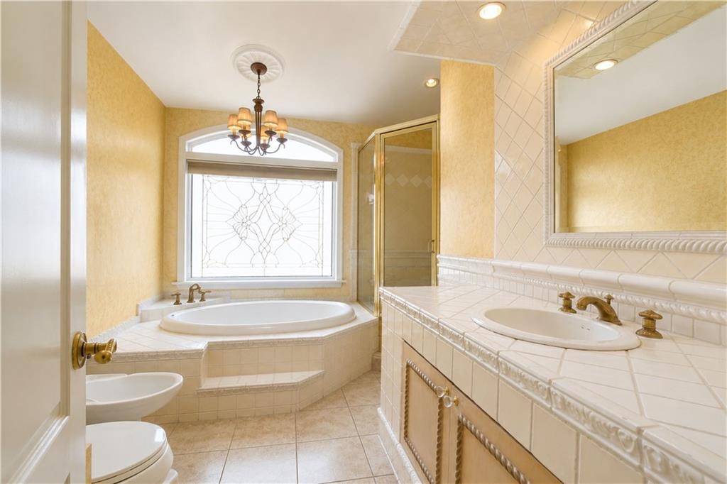 2445 East 65th Street Property Photo 23