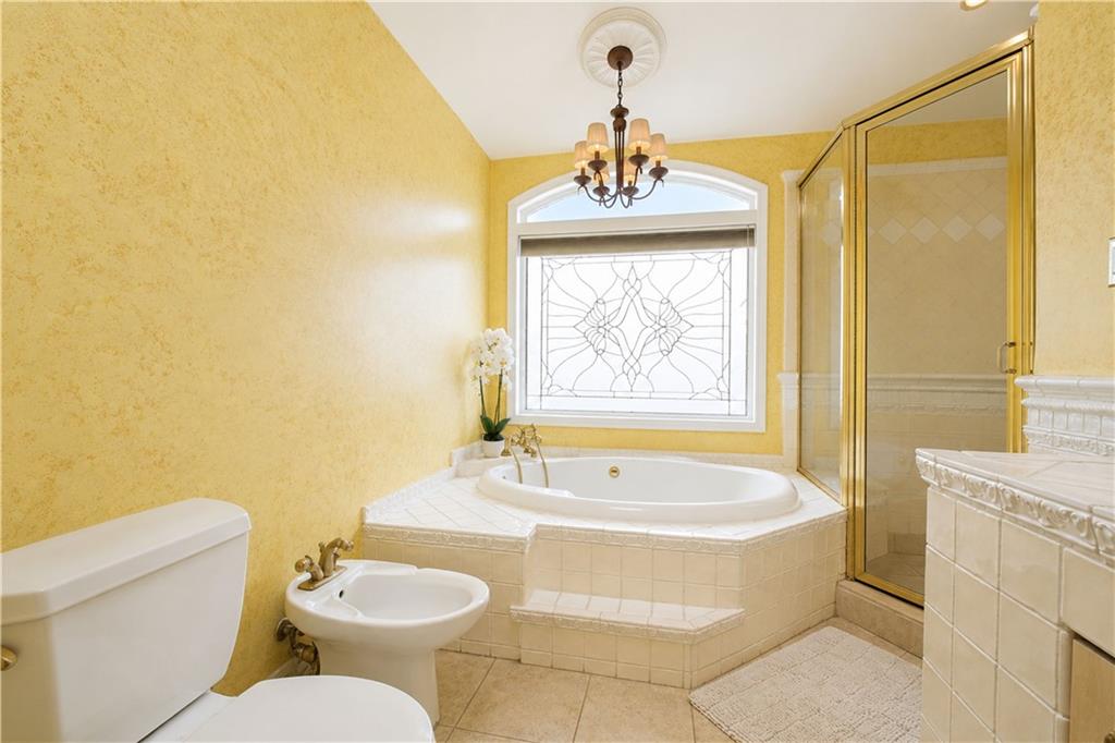 2445 East 65th Street Property Photo 24