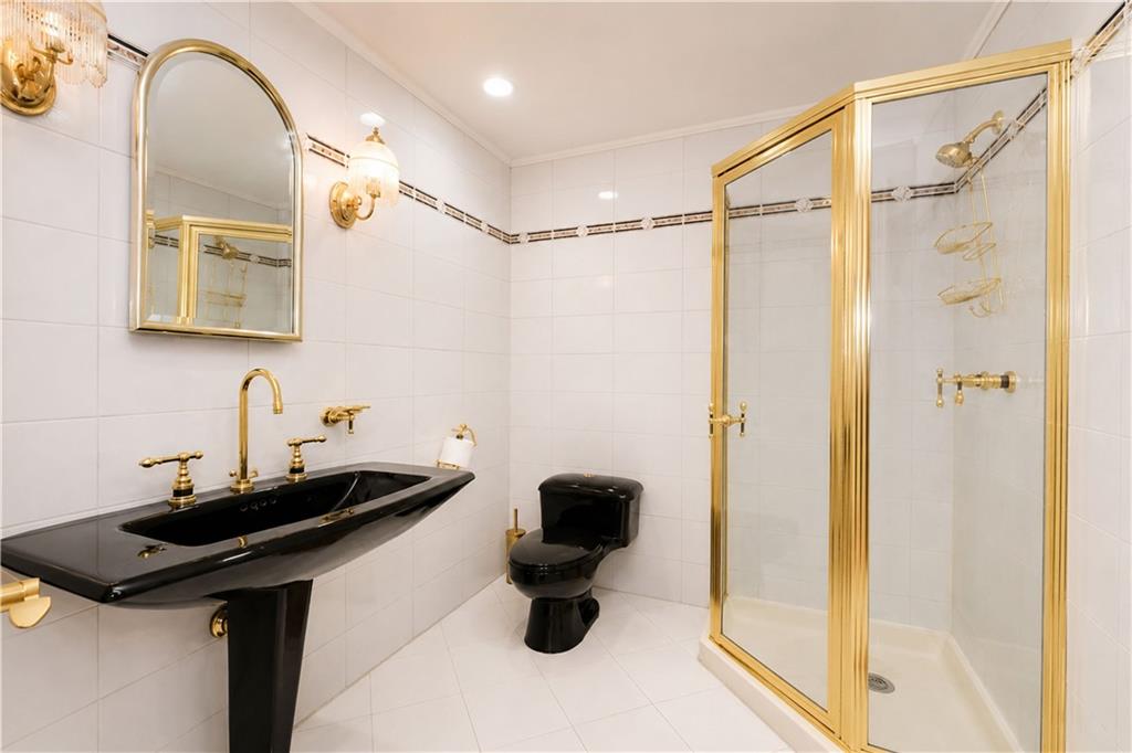 2445 East 65th Street Property Photo 25