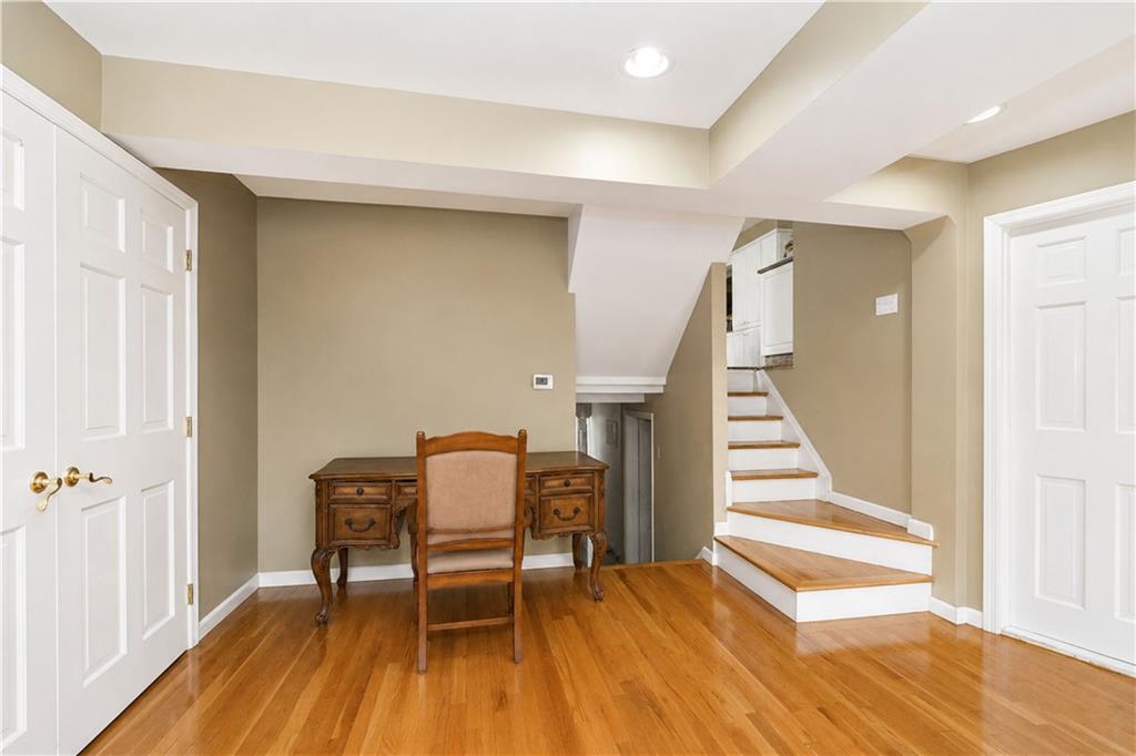 2445 East 65th Street Property Photo 28