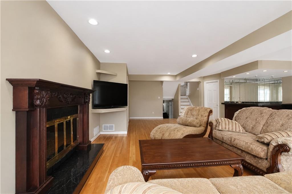 2445 East 65th Street Property Photo 33