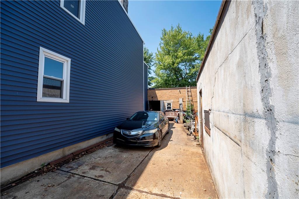 1629 Decatur Street Property Photo 5